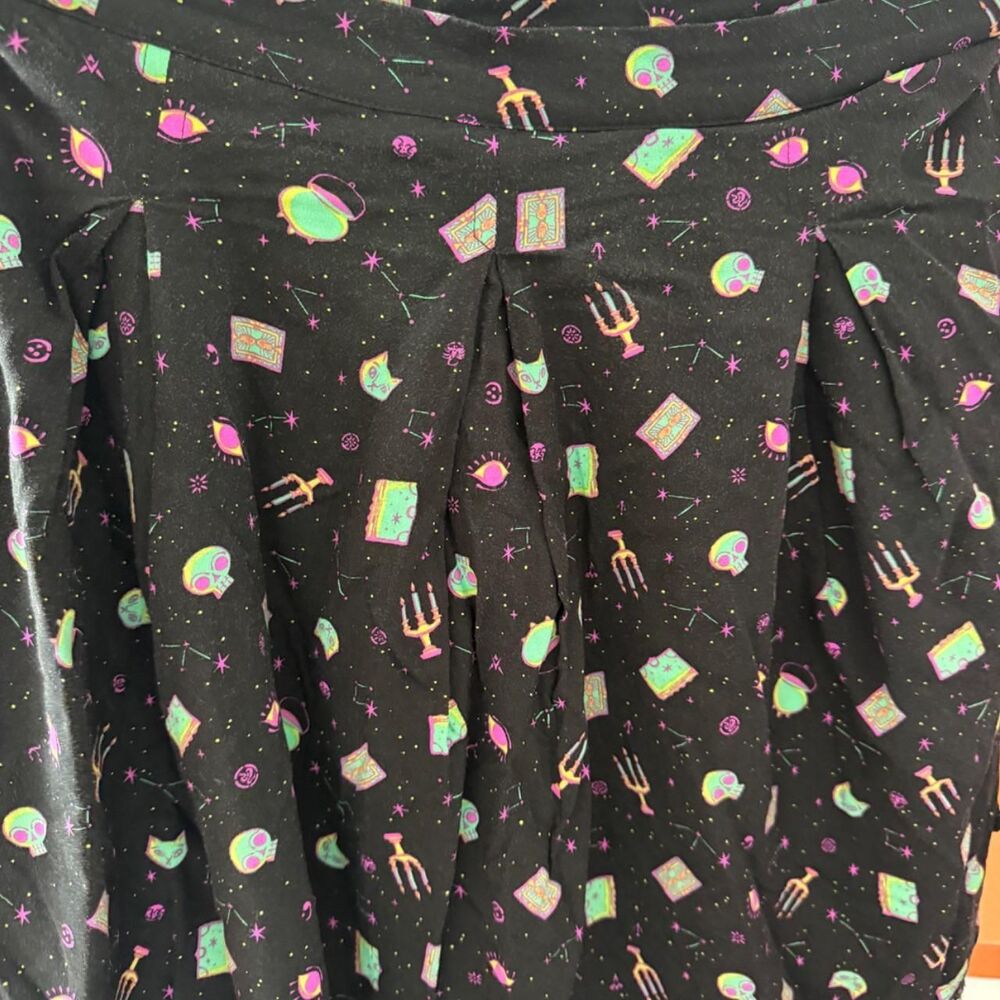 Her-universe Women's multi Skirt - Picture 4 of 4